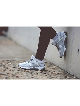「 グレー」｜「アイテム（シューズ）」を使った、스베누さん（レディース・168cm）の秋コーディネート