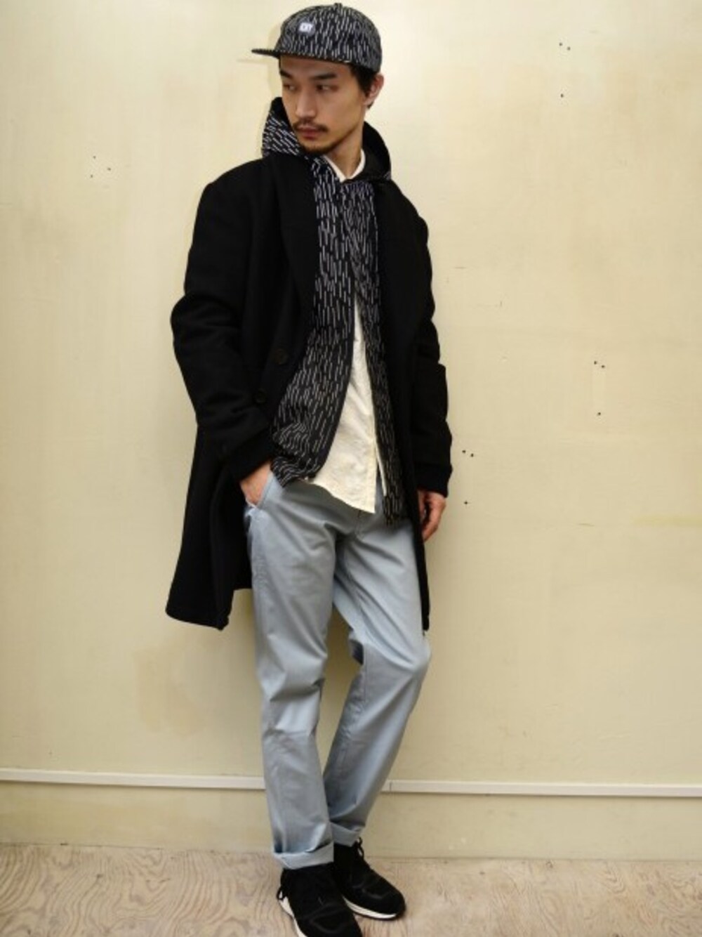 「ナイロンパーカー、ICNY、JulienDavid」｜「peterjensenのアイテム（その他アウター、ブラック系）」を使った、やすだたかひろさん（メンズ・175cm）の冬コーディネートの1枚目の写真