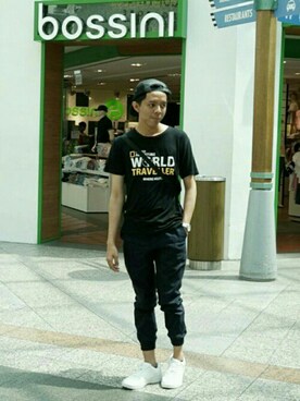「PULL&BEAR（プルアンドベア）のアイテム（スニーカー）」を使った、Rizky Ardinsyahさん（メンズ・170cm）の秋コーディネート