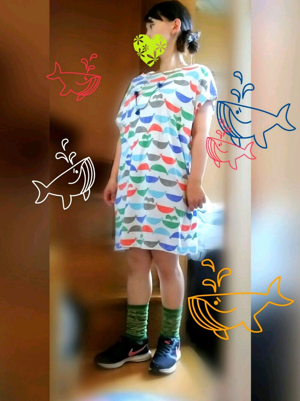 「ワンピース、エスニック柄、さかな柄、クジラ柄、夏」｜「チャイハネのアイテム（レッグウォーマー、グリーン系）」を使った、トミーサクさん（レディース・152cm）の夏コーディネートの1枚目の写真