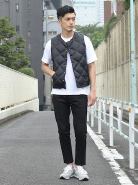「アイテム（ダウンベスト）」を使った、永津雄人さん（メンズ・180cm）の秋コーディネート