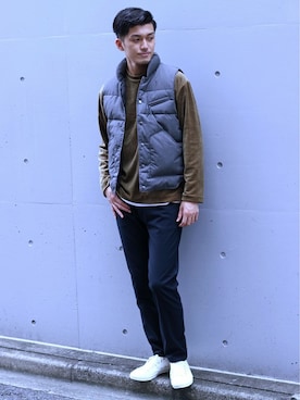 「アイテム（ダウンベスト）」を使った、永津雄人さん（メンズ・180cm）の秋コーディネート