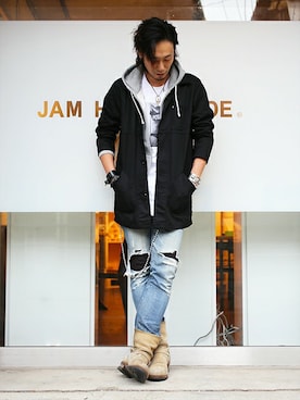 「アイテム（バングル/リストバンド）」を使った、Fumihito Sekineさん（メンズ・185cm）の冬コーディネート