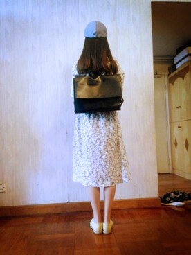 「STYLENANDA（スタイルナンダ）のナチュラル麻バケットハット（帽子、ベージュ系）」を使った、JENNIFERさん（レディース）の秋コーディネート