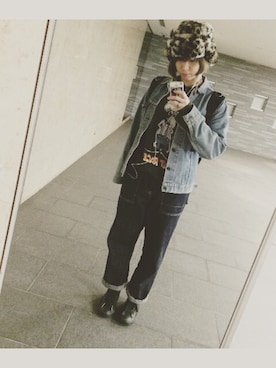 「CONVERSE（コンバース）のアイテム（スニーカー、ブラック系）」を使った、REIKAさん（レディース・168cm）の秋コーディネート