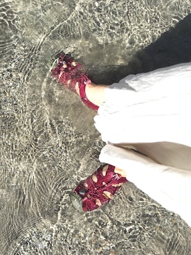 「KEEN（キーン）のWhisper（サンダル、レッド系）」を使った、shirota akikoさん（レディース・159cm）の秋コーディネート