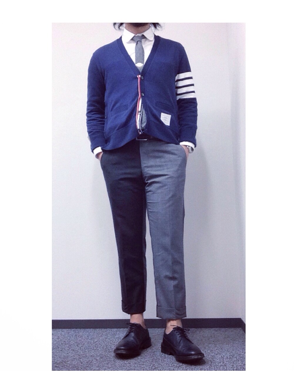 「THOMBROWNE、THOM BRONWE.、blackfleece、BLACK FLEECE BY Brooks Brothers、tricker's、PANERAI」｜「THOM BROWNEのスウェットカーディガン（カーディガン/ボレロ、ブルー系）」を使った、hatlogyさん（メンズ・182cm）の秋コーディネートの1枚目の写真