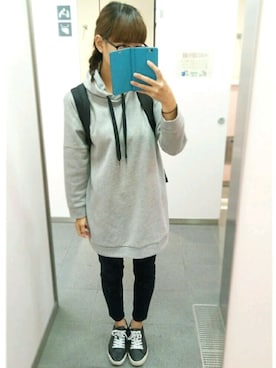 「プルオーバーパーカー」｜「アイテム（その他）」を使った、YUMIさん（レディース・166cm）の秋コーディネート
