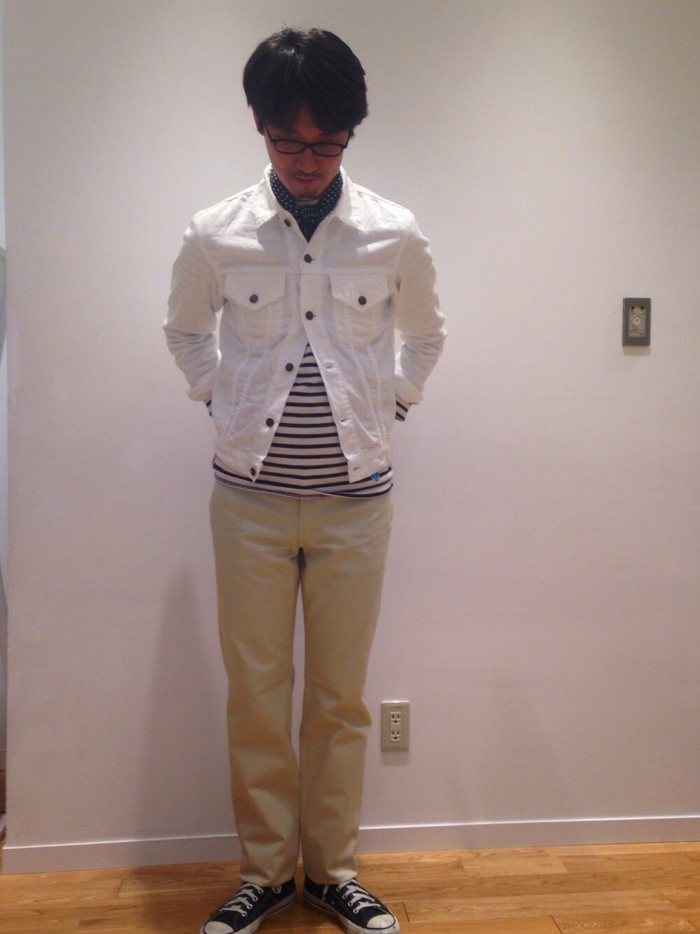 「orSlowの15春夏新入荷【orSlow(オアスロウ)】60s DENIM JKT WHT 別注（デニムジャケット、ホワイト系）」を使った、こばやしさん（メンズ・177cm）の春コーディネートの1枚目の写真