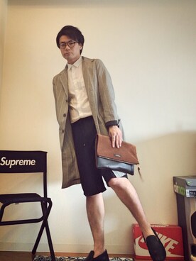 「黒縁メガネ」｜「アイテム（ステンカラーコート）」を使った、SHOGOFCT【BNG】さん（メンズ・168cm）の秋コーディネート