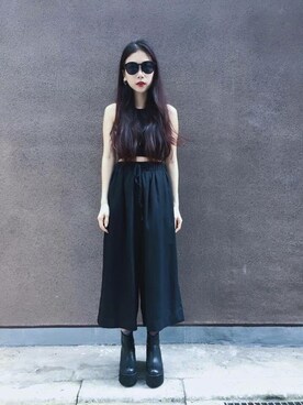 「Reborn.Cのアイテム（スラックス、ブラック系）」を使った、Chelsea Liu さん（レディース・163cm）の春コーディネート