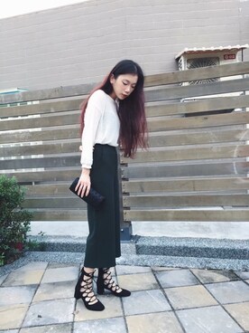 「️Reborn.Cのアイテム（ニット/セーター、ホワイト系）」を使った、Chelsea Liu さん（レディース・163cm）の秋コーディネート