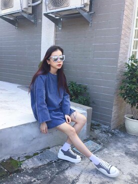 「️Reborn.Cのアイテム（ワンピース、ブルー系）」を使った、Chelsea Liu さん（レディース・163cm）の秋コーディネート