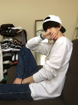 「アイテム（バングル/リストバンド）」を使った、MiNATOさん（メンズ・171cm・10代）の春コーディネート