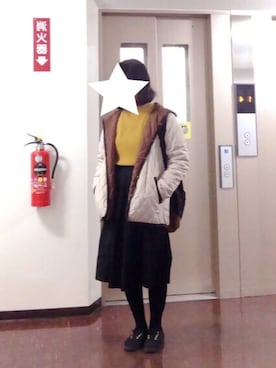 「GU（ジーユー）のアイテム（ニット/セーター、イエロー系）」を使った、ももさん（レディース）の秋コーディネート