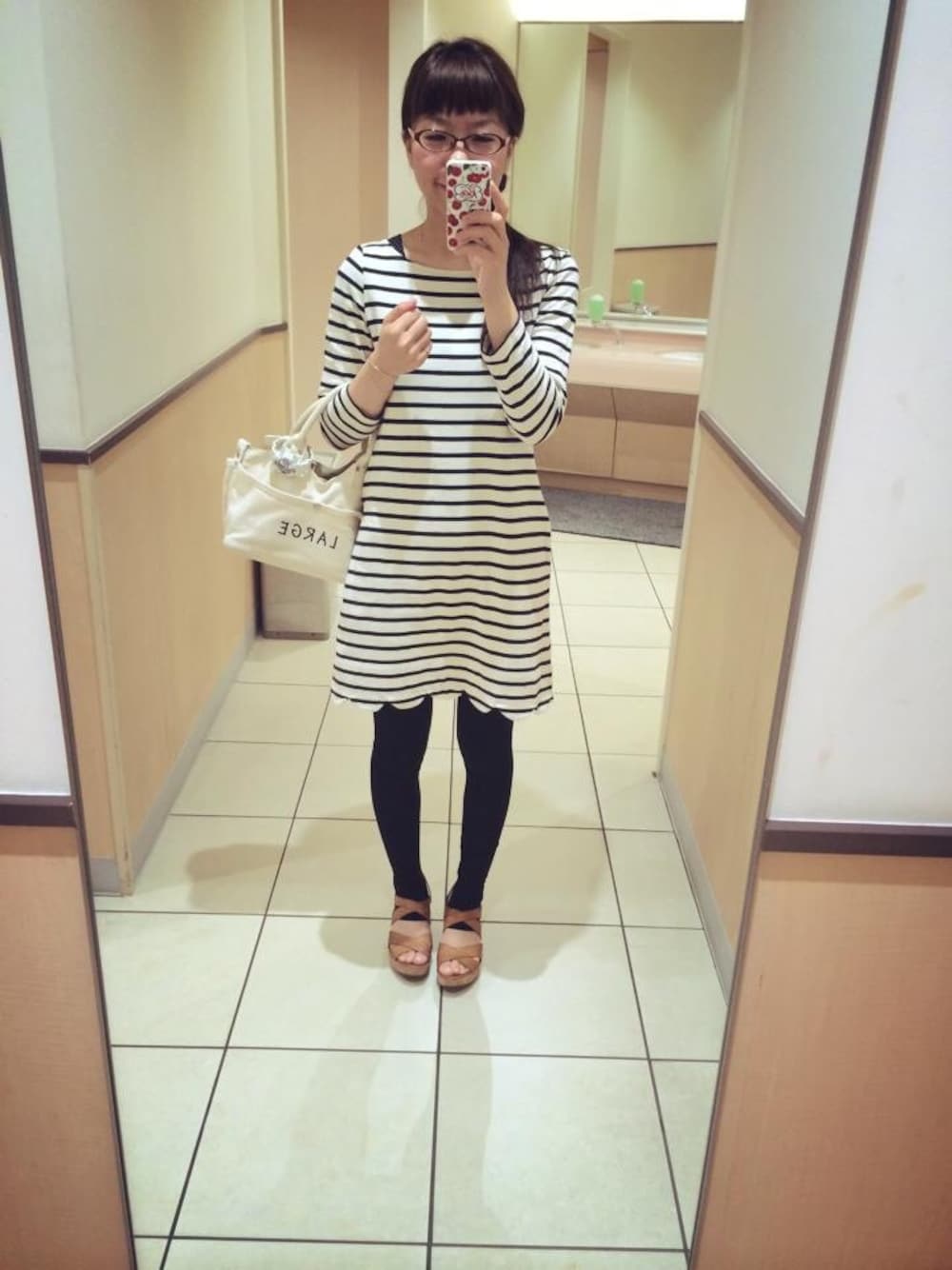 「ワンピース、ボーダー、トレンカ、ドットアンドストライプス(Dot＆Stripes　CHILDWOMAN)、きょうのわたし。」｜「Ray BEAMSのFABIO RUSCONI / コルクソールサンダル（サンダル、ブラウン系）」を使った、みゆちゅうさん（レディース・164cm）の夏コーディネートの1枚目の写真