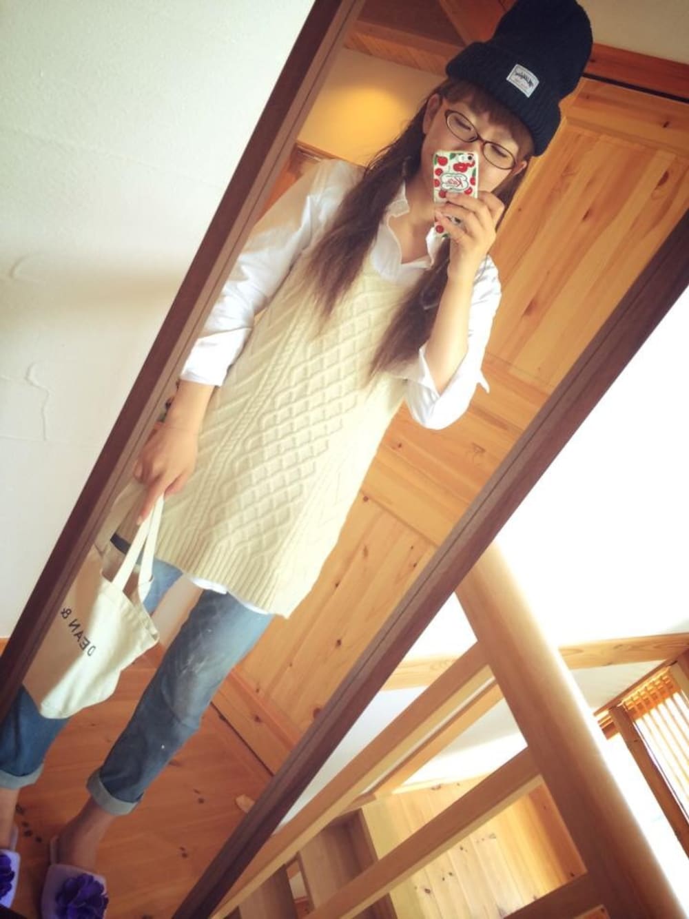 「ニット帽、ベージュコーデ、これから大学行きます、きょうのわたし。」｜「MILKFED.のBASIC KNITTED CAP　（ニットキャップ/無地）（ニットキャップ/ビーニー、ブルー系）」を使った、みゆちゅうさん（レディース・164cm）の秋コーディネートの1枚目の写真
