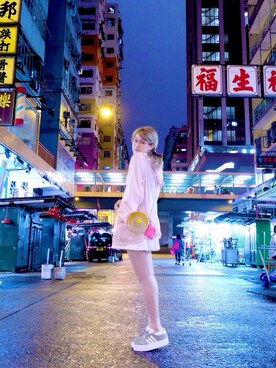 「アイテム（ポンチョ）」を使った、MickyLeungさん（レディース・170cm・20代）の夏コーディネート