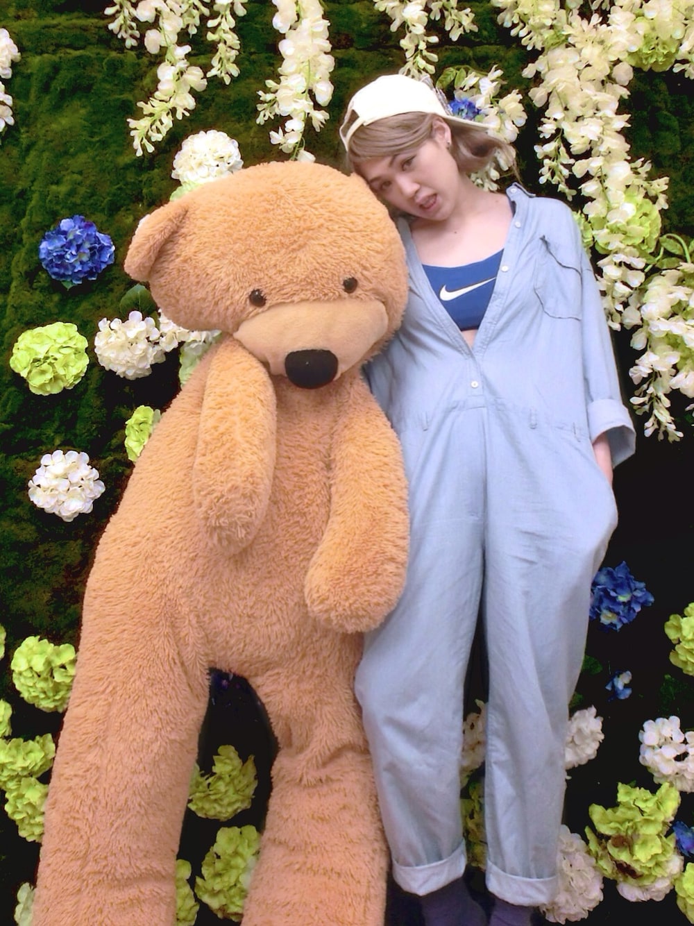 「Hong Kong、girl、blue、NIKE、BEAR」｜「Dress Monsterのアイテム（つなぎ/オールインワン、ブルー系）」を使った、MickyLeungさん（レディース・170cm）の夏コーディネートの1枚目の写真
