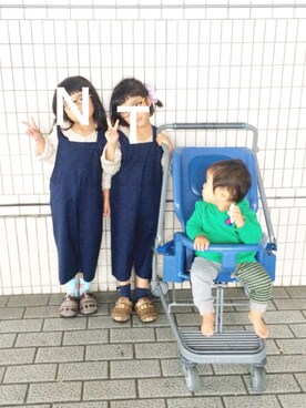「アイテム（サロペット/オーバーオール、ブルー系）」を使った、tu__naさん（キッズ・110cm）の秋コーディネート