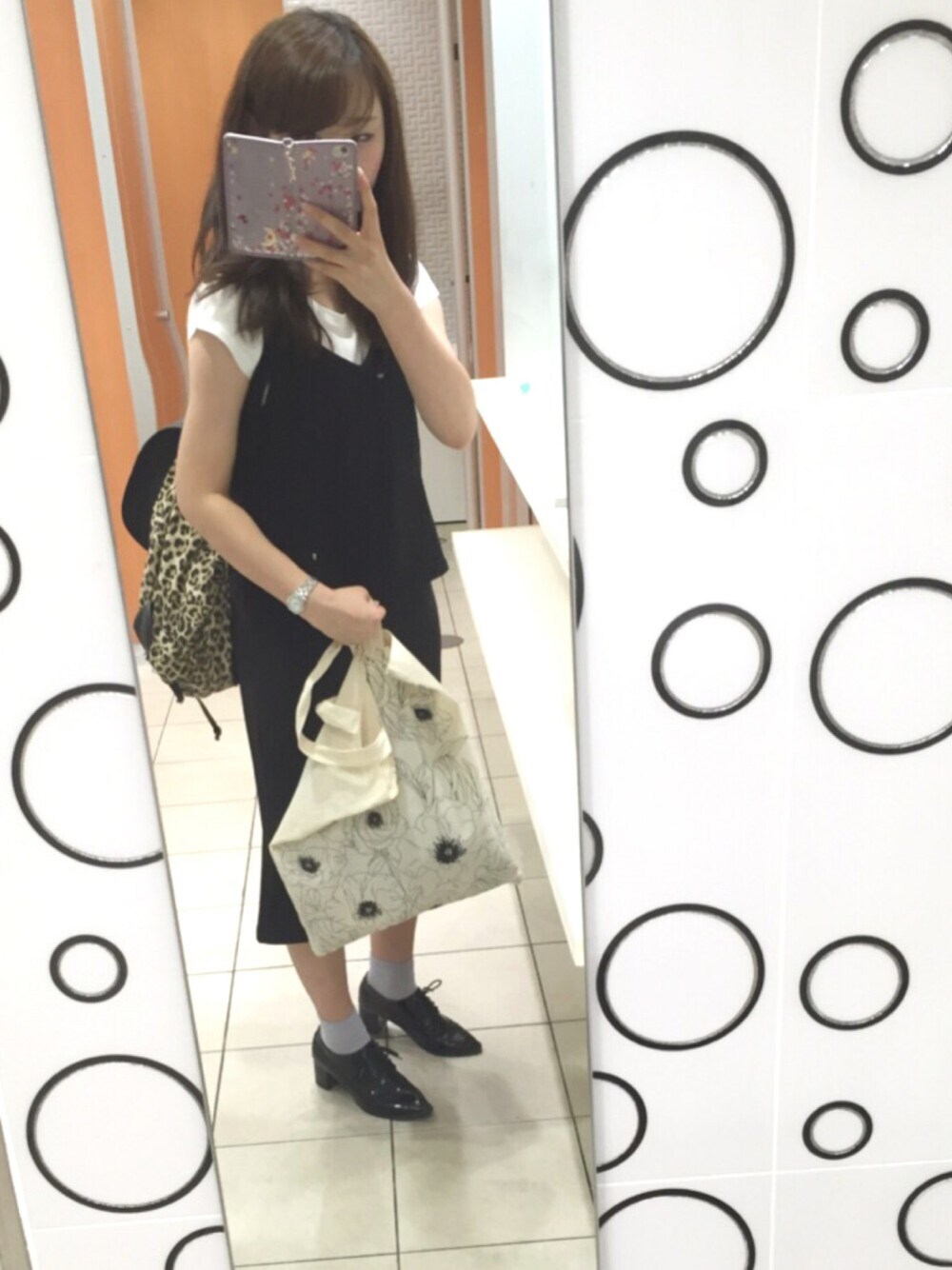 「秋コーデ、女子大生、セットアップ、ニットガウチョ、ニットキャミソール、文化祭、レオパード」｜「CECIL McBEEのアイテム（オールインワン・サロペット、ブラック系）」を使った、しおりんさん（レディース・159cm）の秋コーディネートの1枚目の写真