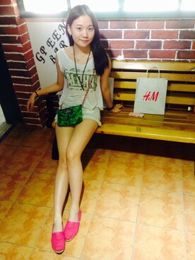 「PULL&BEAR（プルアンドベア）のアイテム（タンクトップ、グレー系）」を使った、🌴Jenny🐢さん（レディース・158cm）の夏コーディネート