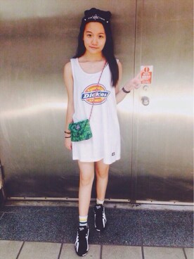 「Dickies（ディッキーズ）のアイテム（Tシャツ/カットソー、ホワイト系）」を使った、🌴Jenny🐢さん（レディース・158cm）の夏コーディネート