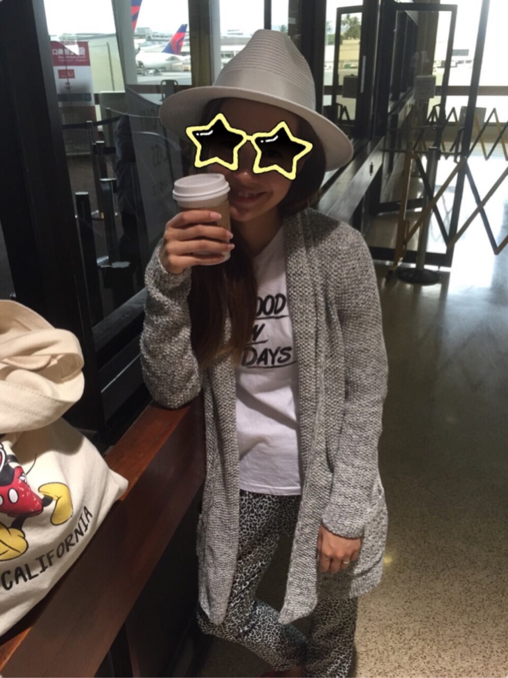 「hawaii、airport、airportfashion、casual、プチプラ」｜「NINEのアイテム（Tシャツ/カットソー、ホワイト系）」を使った、minm1さん（レディース・168cm）の秋コーディネートの1枚目の写真