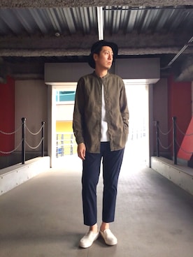 「ADAM ET ROPE'（アダムエロペ）のパナマ　オーバーダイ　バンドカラー（シャツ/ブラウス、グリーン系）」を使った、Shinya Ishikawaさん（メンズ・181cm）の春コーディネート