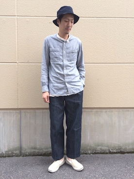 「ADAM ET ROPE'（アダムエロペ）のデニムストレッチ ワイドトラウザーズ（デニムパンツ、ブルー系）」を使った、Shinya Ishikawaさん（メンズ・181cm）の春コーディネート