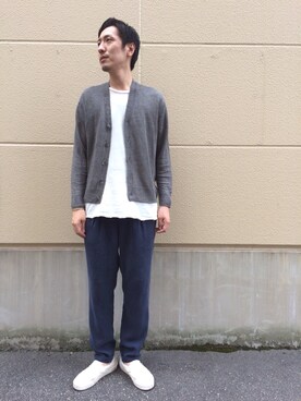 「ADAM ET ROPE'（アダムエロペ）の【先行予約】フレンチリネンカーディガン（ニット/セーター、グレー系）」を使った、Shinya Ishikawaさん（メンズ・181cm）の春コーディネート
