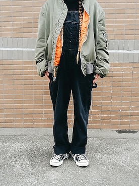 「STUSSY（ステューシー）のアイテム（サロペット/オーバーオール）」を使った、うきこさん（レディース・158cm）の冬コーディネート