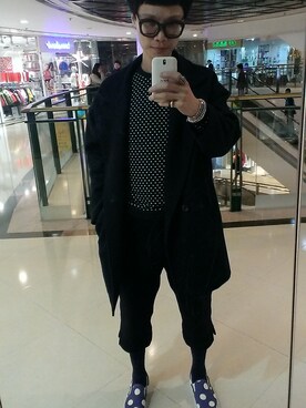 「blue」｜「アイテム（チェスターコート）」を使った、Wayneさん（メンズ・178cm）の春コーディネート
