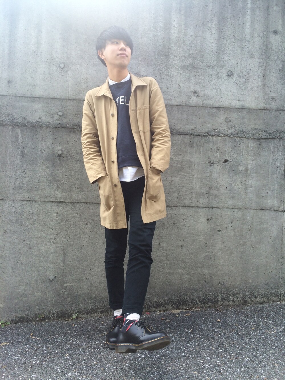 ブラック系のその他シューズを着用したメンズの冬コーディネートの1枚目の写真