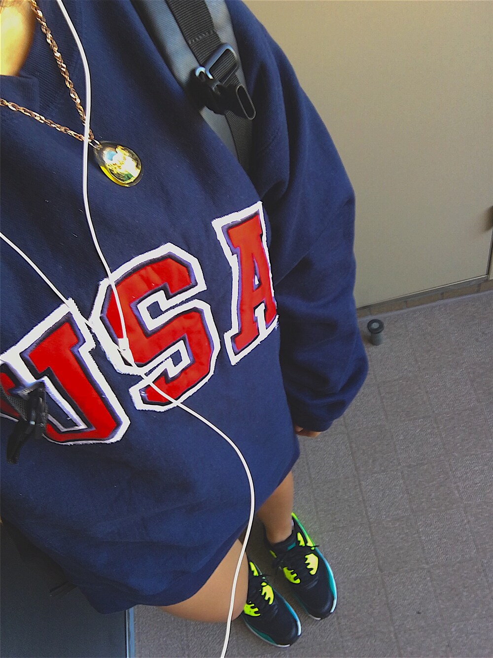 「最後の晩餐、USA、NIKE AIR MAX」｜「GRAPEFRUITMOONのアイテム（トップス、ブルー系）」を使った、ゆうちゃぴ さん（レディース・158cm）の秋コーディネートの1枚目の写真