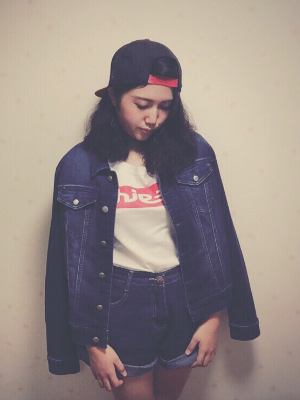 「デニム、デニムパンツ、デニムジャケット、デニム オン デニム、TOMMY、TOMMY HILFIGER、x-girl、shoplist、NIKE、秋」｜「TOMMY HILFIGERのアイテム（デニムジャケット、ブルー系）」を使った、Yuriさん（レディース・152cm）の秋コーディネートの1枚目の写真