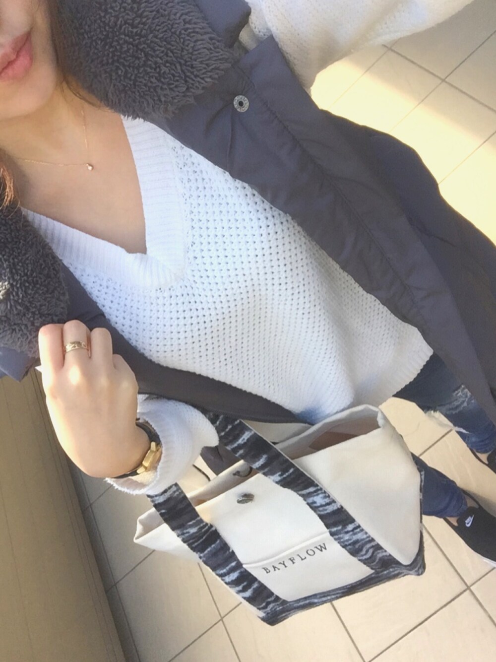 「ootd、TOKYO、カジュアル、デニムパンツ、DOUBLESTANDARDCLOTHING、UNIQLO、ZARA、NIKE、NIXON」｜「DOUBLE STANDARD CLOTHINGのアイテム（ダウンベスト、グレー系）」を使った、Yuriさん（レディース・153cm）の秋コーディネートの1枚目の写真