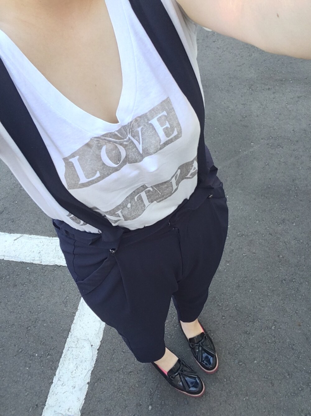「でぶ」｜「ZARAのアイテム（Tシャツ/カットソー、ホワイト系）」を使った、ぶたのすけさん（レディース・155cm）の秋コーディネートの1枚目の写真