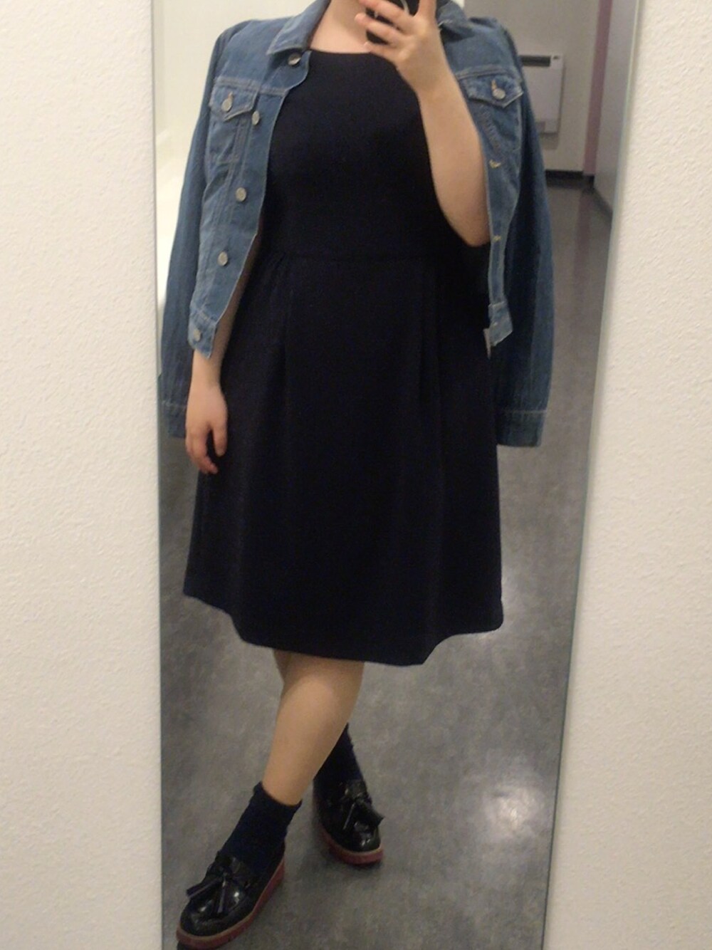 「でぶ」｜「JPRESSのアイテム（ワンピース、ブラック系）」を使った、ぶたのすけさん（レディース・155cm）の秋コーディネートの1枚目の写真