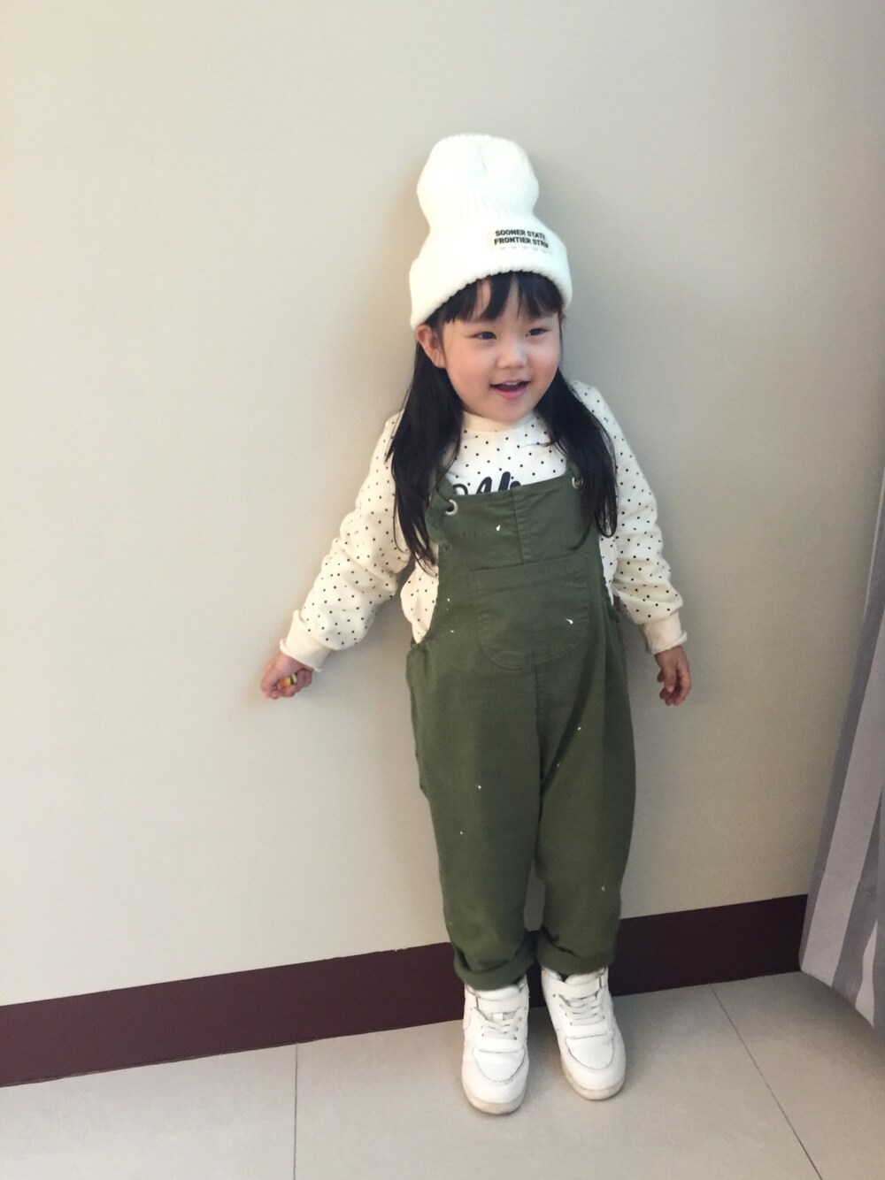 「ootd」｜「Koreaのアイテム（サロペット/オーバーオール、グリーン系）」を使った、Febeさん（キッズ・100cm）の春コーディネートの1枚目の写真
