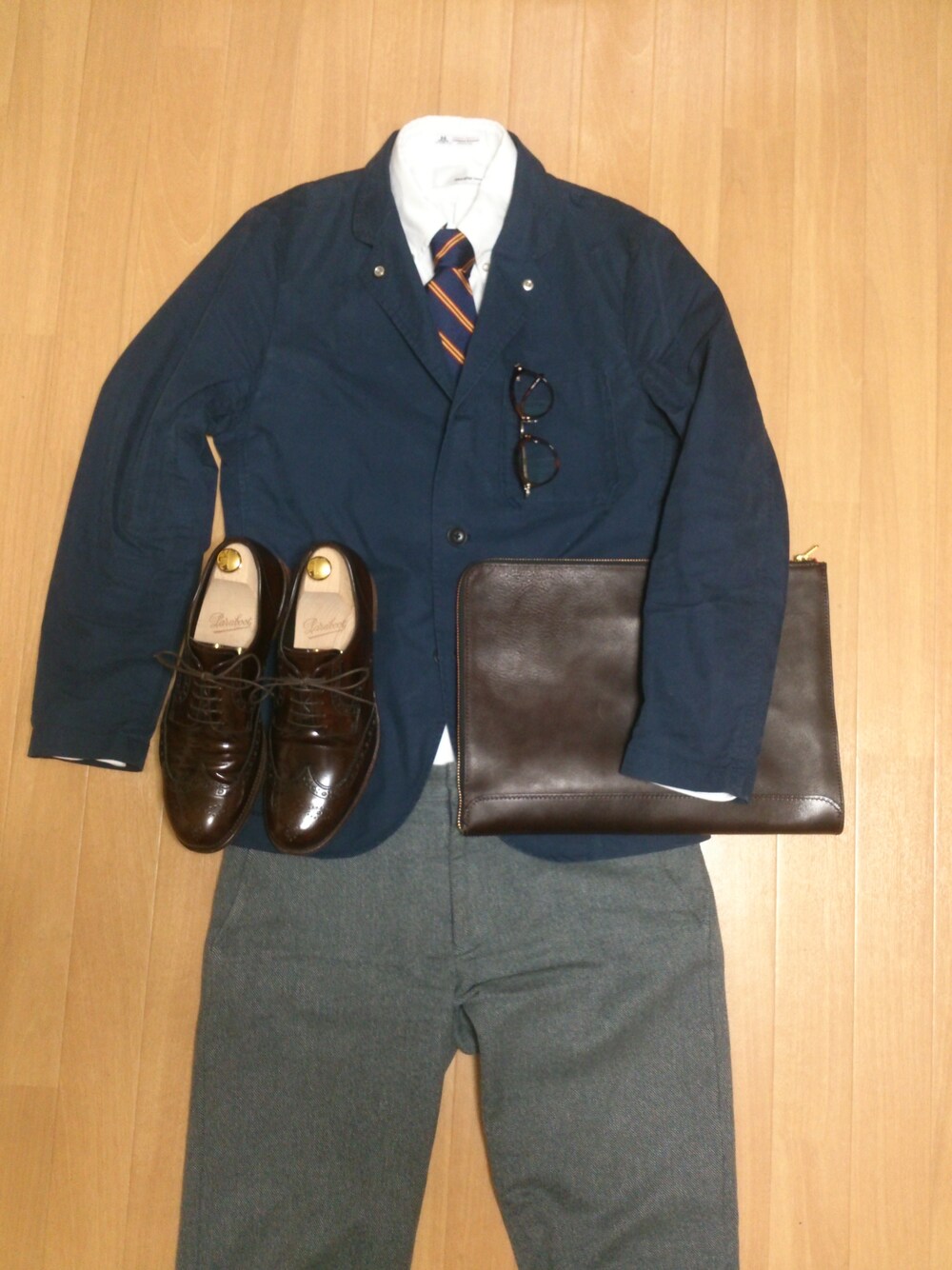 「白シャツ、PRADA、time after time、THE NORTH FACE PURPLE LABEL、ビジネススタイル、BROOKS BROTHERS」｜「THE NORTH FACE PURPLE LABEL （ナイロンジャケット、ブルー系）」を使った、バオーさん（メンズ・173cm）の春コーディネートの1枚目の写真