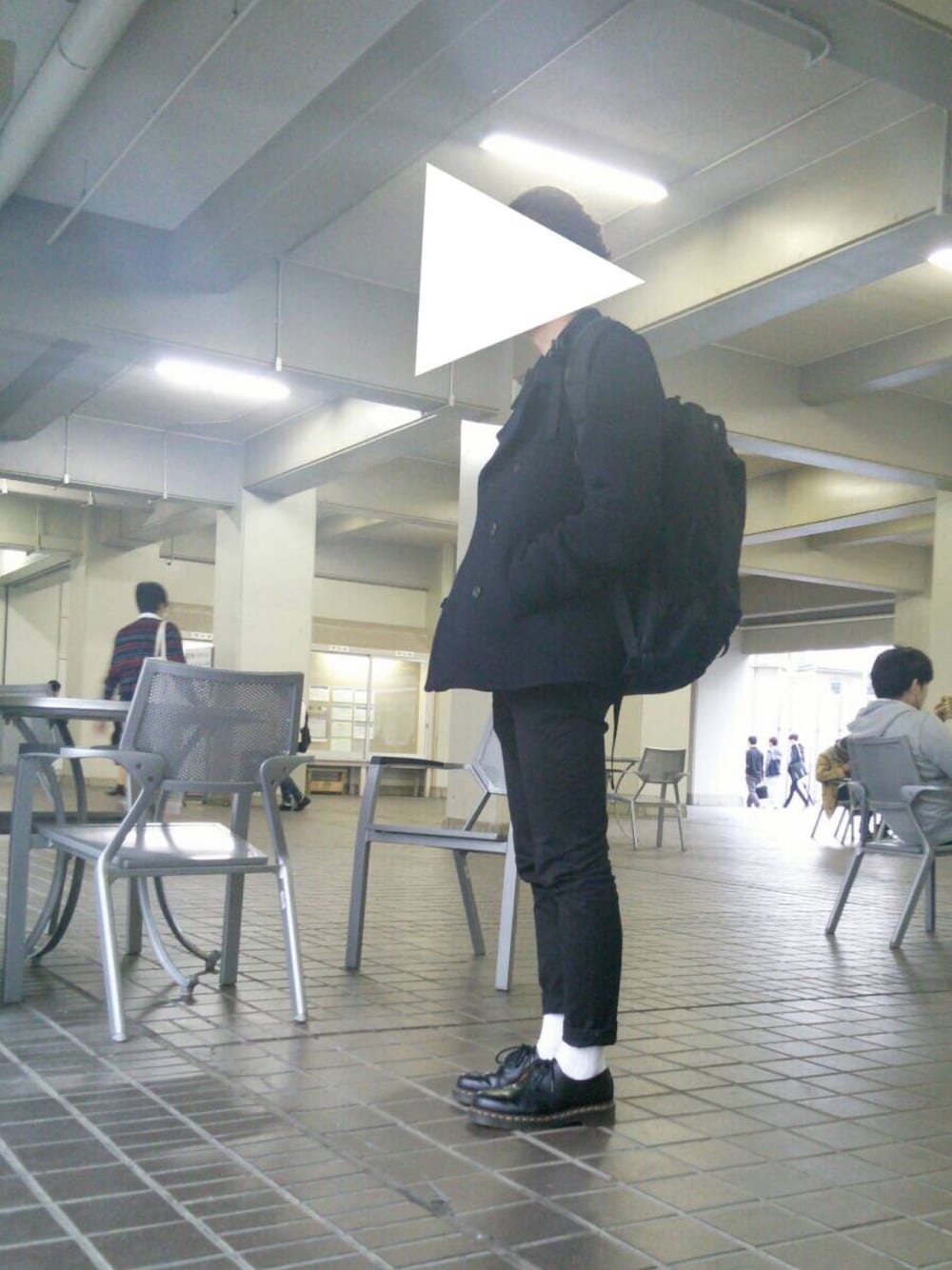 「黒スキニー、白靴下、マーチン」｜「atmos/atmos girlsのDr.Martens 1461 3EYE SHOE [ドクターマーチン 1461 3アイ シューズ]（ブーツ、ブラック系）」を使った、梅ちゃんさん（メンズ・163cm）の秋コーディネートの1枚目の写真