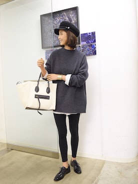 「rag & bone（ラグアンドボーン）のアイテム（ニット/セーター）」を使った、出岡美咲(izu)さん（レディース・168cm）の秋コーディネート