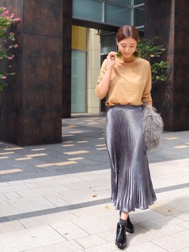 「Ameri（アメリ）のアイテム（クラッチバッグ）」を使った、出岡美咲(izu)さん（レディース・168cm）の秋コーディネート