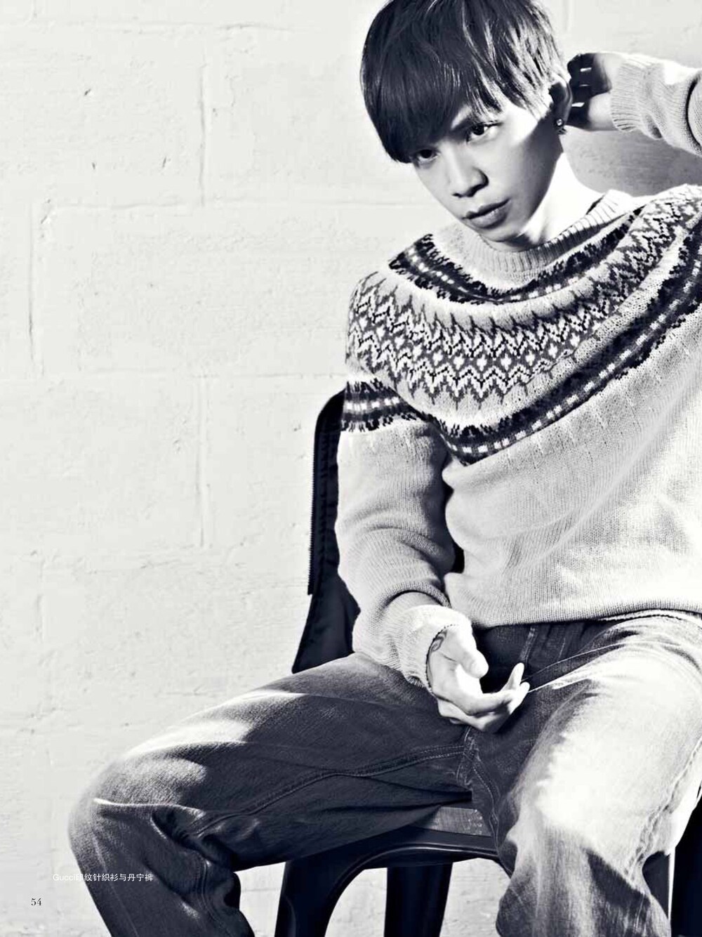 「dannyone、malaysia、magazines」｜「DKNYのアイテム（スウェット、ベージュ系）」を使った、DannyOne 溫力銘さん（メンズ・173cm）の夏コーディネートの1枚目の写真