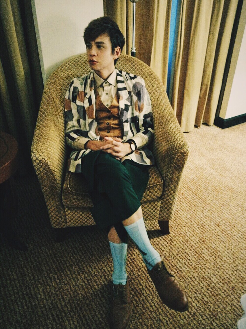 「dannyone、Daniel Wellington、malaysia」｜「-のアイテム（パンツ、グリーン系）」を使った、DannyOne 溫力銘さん（メンズ・173cm）の秋コーディネートの1枚目の写真