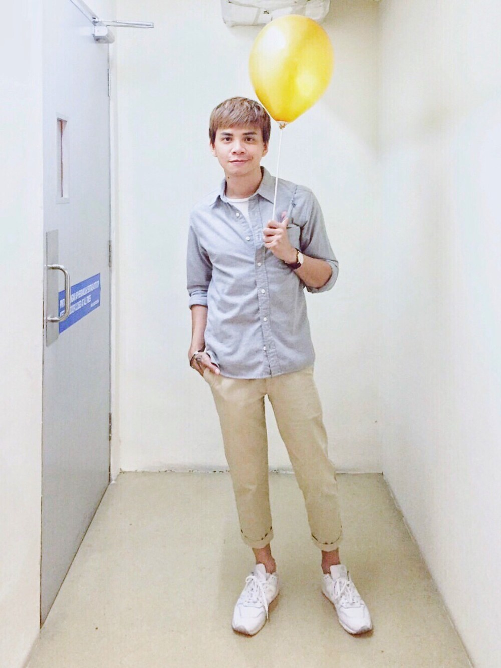 「ootd、dannyone、casual」｜「MUJI Laboのアイテム（シャツ/ブラウス、グレー系）」を使った、DannyOne 溫力銘さん（メンズ・172cm）の秋コーディネートの1枚目の写真
