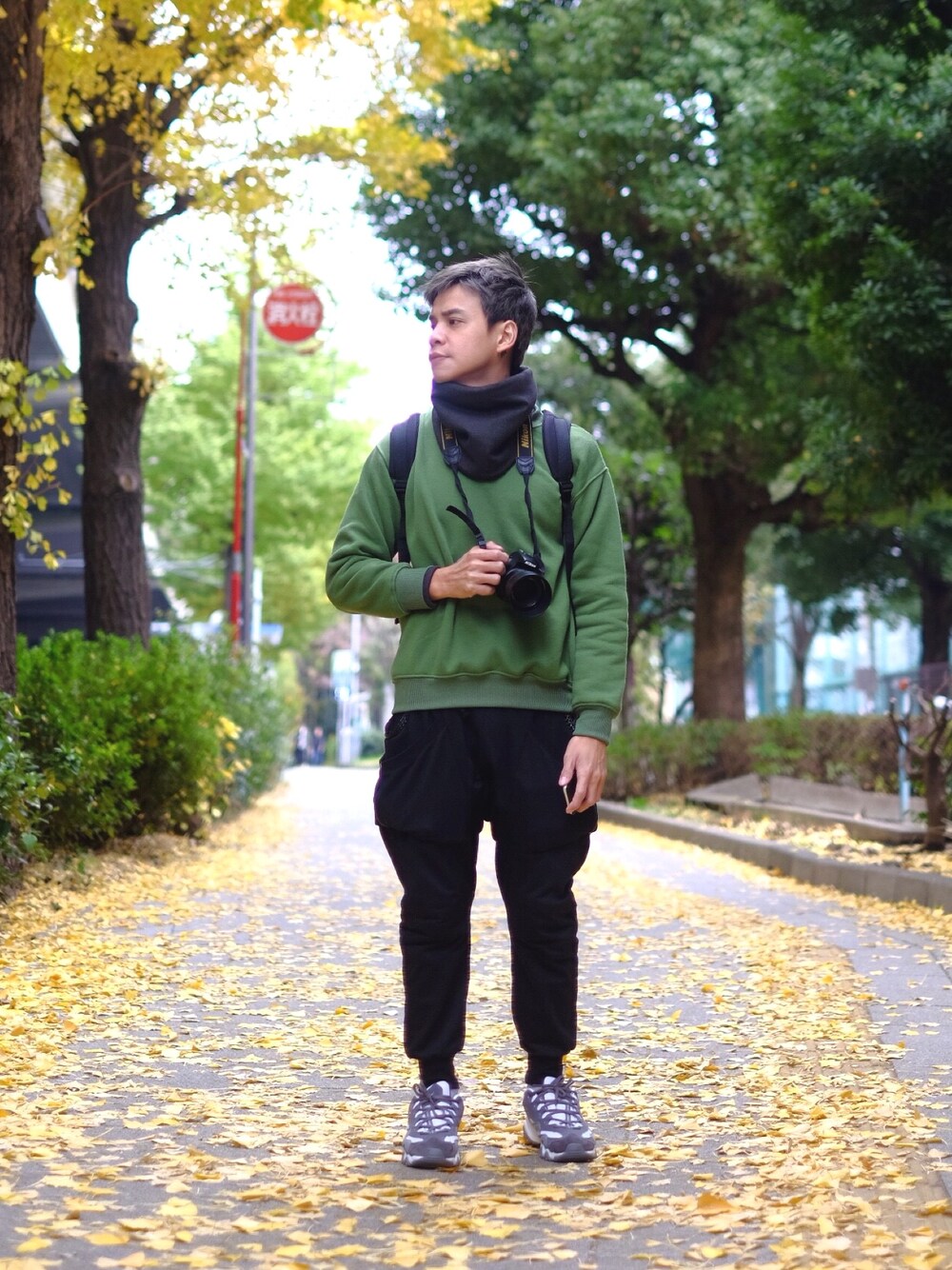 「ootd、autumn、dannyone、Japan、TOKYO」｜「nikonのアイテム（カメラ/カメラグッズ、ブラック系）」を使った、DannyOne 溫力銘さん（メンズ・172cm）の秋コーディネートの1枚目の写真