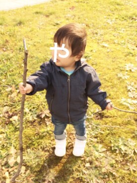 「アイテム（マウンテンパーカー、ブルー系）」を使った、yamさん（キッズ・70cm）の秋コーディネート