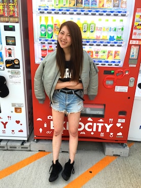 「シルバー」｜「アイテム（MA-1）」を使った、TANAKAさん（レディース・158cm）の夏コーディネート